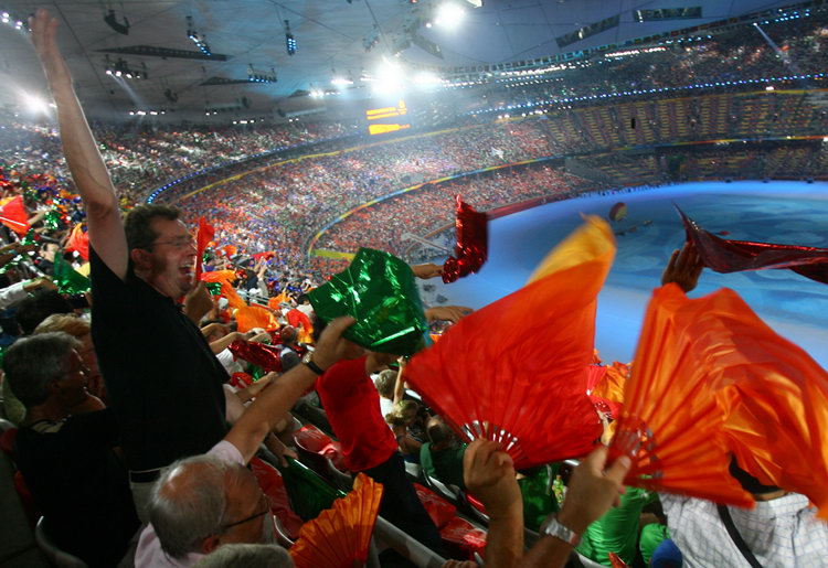 九游游戏官网-中国队观众热烈欢呼！，德布劳内迎来十二赛季出色发挥全场沸腾不已的简单介绍